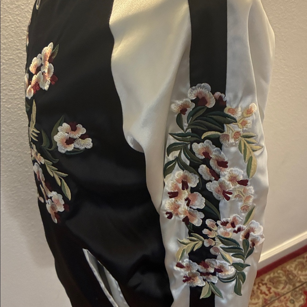 Black/Pink Reversible Satin Floral Embroidered Bomber Jacket M 40” chest - Picture 4 of 9